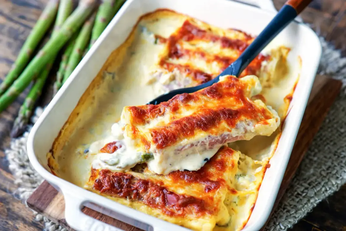 Herzhaftes Cannelloni-Rezept mit Spargel und Schinken, überbacken mit goldbraunem Käse. Ein Genuss für jeden Tag!