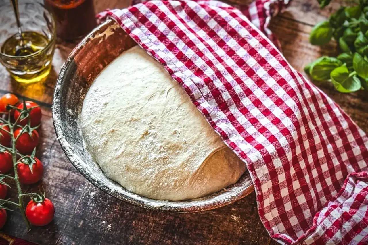 Pizzateig selber machen - so wird er knusprig