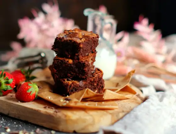 Saftige Brownies backen - so bleibt die Mitte fudgy
