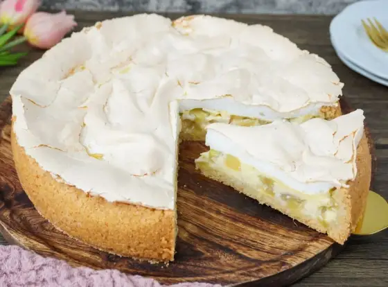 Rhabarberkuchen mit Baiser - So gelingt er perfekt!